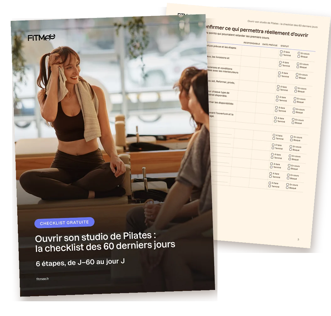 Aperçu de la checklist Fitmee : couverture « Ouvrir son studio de Pilates : la checklist des 60 derniers jours » et page des actions de J–60 à J–31 avec responsable, date prévue et statut